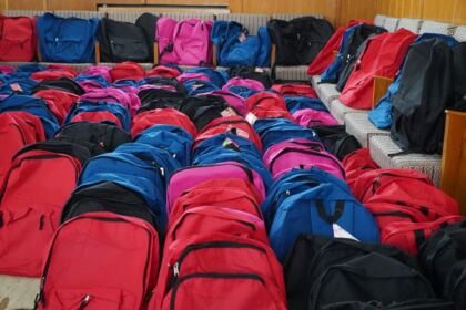 Sprijin pentru 4.000 de copii din partea Arhiepiscopiei Dunării de Jos, la început de an şcolar – fotografia 7
