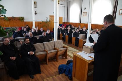 Sprijin pentru 4.000 de copii din partea Arhiepiscopiei Dunării de Jos, la început de an şcolar – fotografia 12