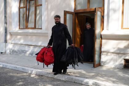 Sprijin pentru 4.000 de copii din partea Arhiepiscopiei Dunării de Jos, la început de an şcolar – fotografia 16