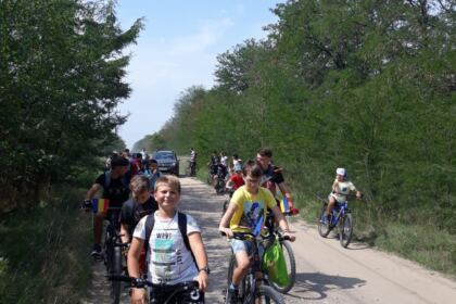 Pelerini pe bicicletă în vacanţa de vară – fotografia 6