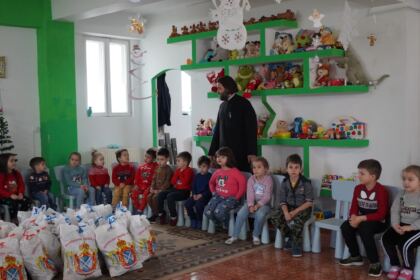 Daruri pentru copiii de la Grădiniţa parohială „Familia“ din Brăila – fotografia 9