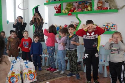 Daruri pentru copiii de la Grădiniţa parohială „Familia“ din Brăila – fotografia 16