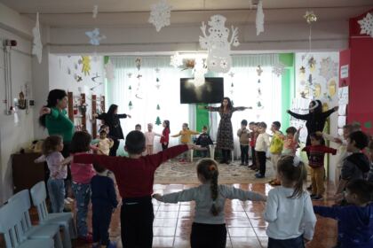 Daruri pentru copiii de la Grădiniţa parohială „Familia“ din Brăila – fotografia 27
