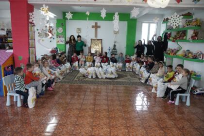 Daruri pentru copiii de la Grădiniţa parohială „Familia“ din Brăila – fotografia 33