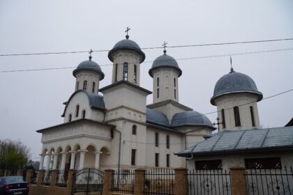 Parohia „Sf. Filofteia“ din Brăila a oferit sprijin semenilor aflaţi în dificultate – fotografia 1