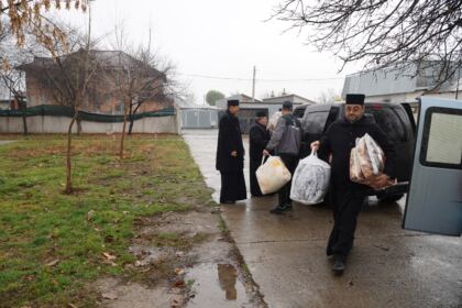 Parohia „Sf. Filofteia“ din Brăila a oferit sprijin semenilor aflaţi în dificultate – fotografia 18