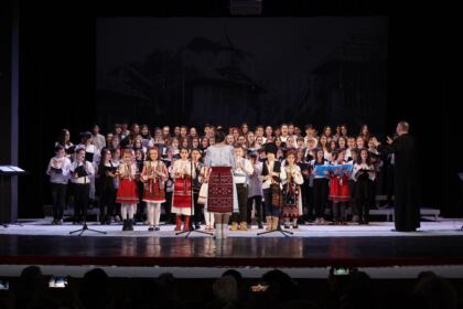 Tradiţionala serbare de colinde a Seminarului Teologic „Sfântul Andrei“ din Galaţi – fotografia 17