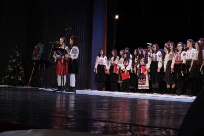 Tradiţionala serbare de colinde a Seminarului Teologic „Sfântul Andrei“ din Galaţi – fotografia 31
