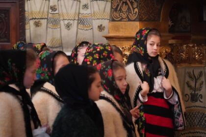 Festivalul de datini şi obiceiuri la Naşterea Domnului şi Anul Nou „Tudor Pamfile“ la Galaţi – fotografia 18