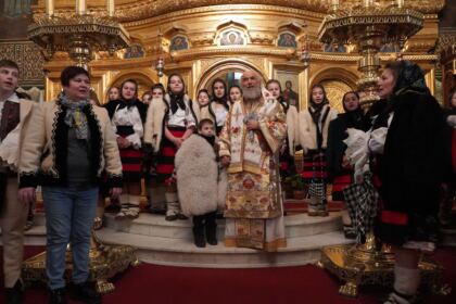 Festivalul de datini şi obiceiuri la Naşterea Domnului şi Anul Nou „Tudor Pamfile“ la Galaţi – fotografia 33