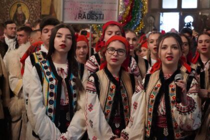 Festivalul de datini şi obiceiuri la Naşterea Domnului şi Anul Nou „Tudor Pamfile“ la Galaţi – fotografia 71