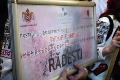 Festivalul de datini şi obiceiuri la Naşterea Domnului şi Anul Nou „Tudor Pamfile“ la Galaţi – fotografia 74