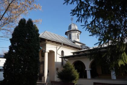 Zi de sărbătoare pentru copiii Centrului de zi de la Parohia „Sf. Spiridon“ din municipiul Galaţi – fotografia 1