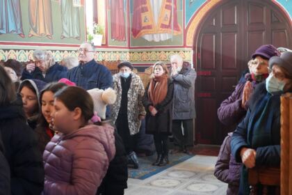 Zi de sărbătoare pentru copiii Centrului de zi de la Parohia „Sf. Spiridon“ din municipiul Galaţi – fotografia 12