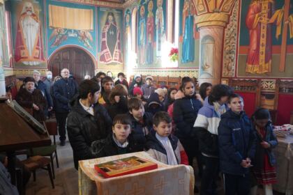 Zi de sărbătoare pentru copiii Centrului de zi de la Parohia „Sf. Spiridon“ din municipiul Galaţi – fotografia 21