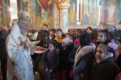 Zi de sărbătoare pentru copiii Centrului de zi de la Parohia „Sf. Spiridon“ din municipiul Galaţi – fotografia 29