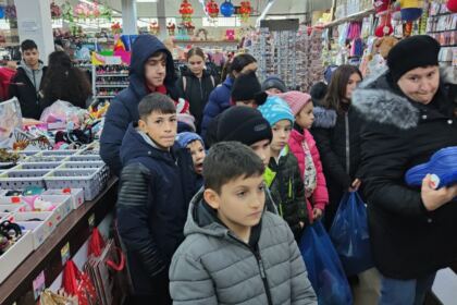 Daruri pentru 22 de copii din localitatea Slobozia Conachi, judeţul Galaţi – fotografia 7