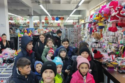 Daruri pentru 22 de copii din localitatea Slobozia Conachi, judeţul Galaţi – fotografia 8