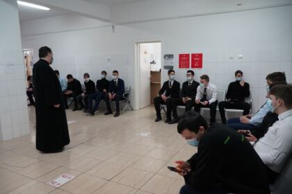 O nouă campanie de donare de sânge a elevilor seminarişti gălăţeni – fotografia 10