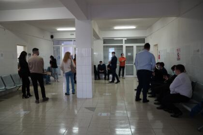 O nouă campanie de donare de sânge a elevilor seminarişti gălăţeni – fotografia 16