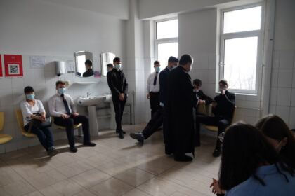 O nouă campanie de donare de sânge a elevilor seminarişti gălăţeni – fotografia 28