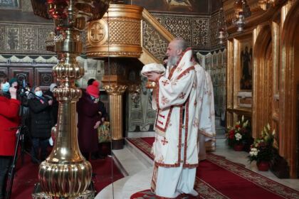 Liturghie şi filantropie în Arhiepiscopia Dunării de Jos – fotografia 8