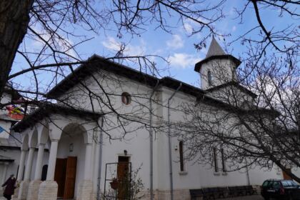Liturghie şi filantropie în Arhiepiscopia Dunării de Jos – fotografia 1
