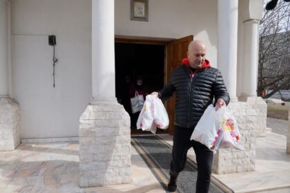 Liturghie şi filantropie în Arhiepiscopia Dunării de Jos – fotografia 5