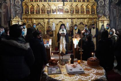 Poetul naţional Mihai Eminescu a fost omagiat de elevii Seminarului Teologic „Sfântul Andrei“ din Galaţi – fotografia 16