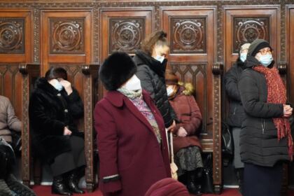 Ziua internaţională a scrisului de mână sărbătorită la Catedrala arhiepiscopală din Galaţi – fotografia 9