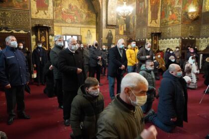 Ziua internaţională a scrisului de mână sărbătorită la Catedrala arhiepiscopală din Galaţi – fotografia 15