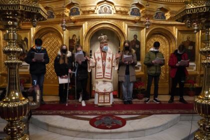 Ziua internaţională a scrisului de mână sărbătorită la Catedrala arhiepiscopală din Galaţi – fotografia 32