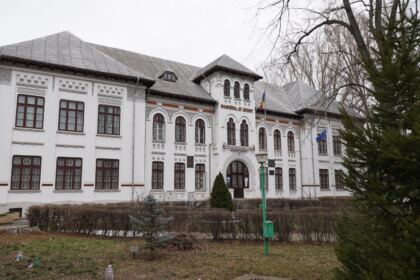 Simpozion interliceal organizat de Seminarul Teologic Ortodox „Sfântul Andrei“ din Galaţi – fotografia 1