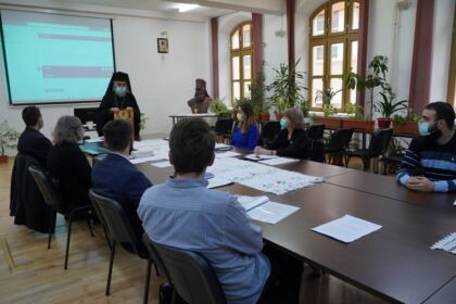 Simpozion studenţesc dedicat Sfinţilor Trei Ierarhi – fotografia 12