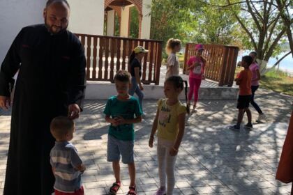 Cum poţi să bucuri sufletul unui copil? Este greu? Este uşor? – fotografia 10
