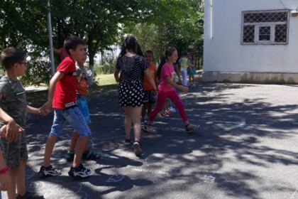 Cum poţi să bucuri sufletul unui copil? Este greu? Este uşor? – fotografia 20