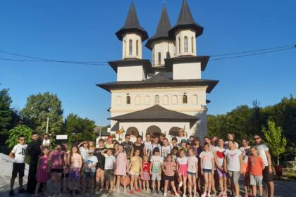 Tabăra pentru copii de la Parohia Tepu de Jos la Mănăstirea Toflea – fotografia 1