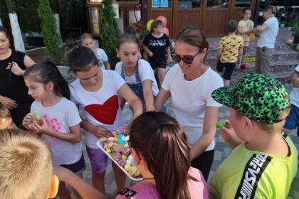 Tabăra pentru copii de la Parohia Tepu de Jos la Mănăstirea Toflea – fotografia 13