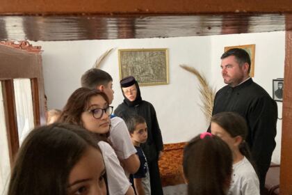 Programul eparhial „Vacanța din pridvorul bisericii“ a ajuns și în Parohiile Corni, Cosmești Vale, Fântâni, Nicorești și Vișina – fotografia 14