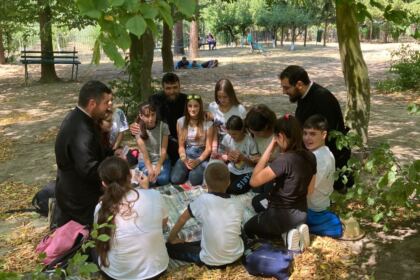 Programul eparhial „Vacanța din pridvorul bisericii“ a ajuns și în Parohiile Corni, Cosmești Vale, Fântâni, Nicorești și Vișina – fotografia 17