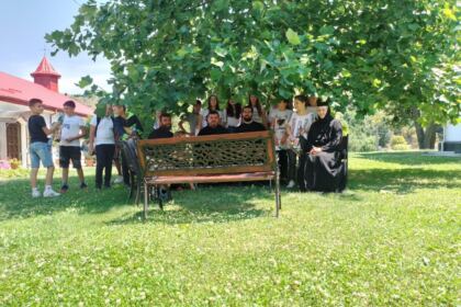 Programul eparhial „Vacanța din pridvorul bisericii“ a ajuns și în Parohiile Corni, Cosmești Vale, Fântâni, Nicorești și Vișina – fotografia 24