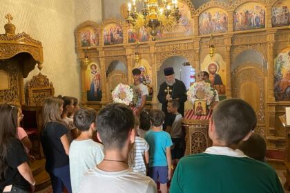 Sărbătoarea Sfântului M. Mc. Pantelimon a continuat prin rugăciune, comuniune şi bucurie – fotografia 1