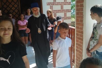 Sărbătoarea Sfântului M. Mc. Pantelimon a continuat prin rugăciune, comuniune şi bucurie – fotografia 13