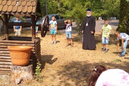 Sărbătoarea Sfântului M. Mc. Pantelimon a continuat prin rugăciune, comuniune şi bucurie – fotografia 17
