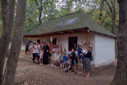 Parohia Țibănești I a organizat în perioada 25-30 iulie 2022, a V-a ediție a „Școlii de Vară în tinda Bisericii“ – fotografia 42