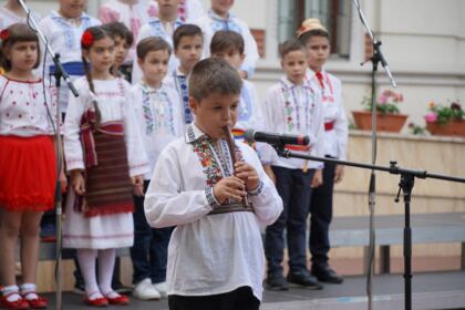 Serbare de sfârşit de an şcolar la Seminarul Teologic „Sfântul Andrei“ din Galaţi – fotografia 13