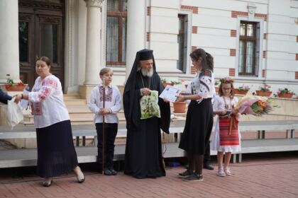 Serbare de sfârşit de an şcolar la Seminarul Teologic „Sfântul Andrei“ din Galaţi – fotografia 55