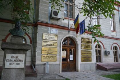 Seară festivă dedicată lansării Albumului „ASCOR Galaţi 30“ – fotografia 1