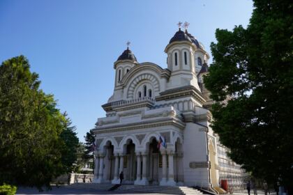 Rugăciune şi filantropie în Duminica videcării slăbănogului de la Vitezda – fotografia 1
