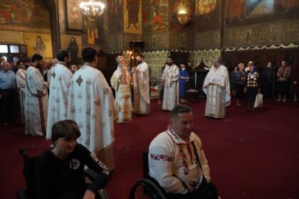 Rugăciune şi filantropie în Duminica videcării slăbănogului de la Vitezda – fotografia 11